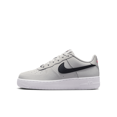 NIKE公式】ナイキ エア フォース 1 LV8 ジュニアシューズ NIKE公式】ナイキ エア フォース 1 LV8 ジュニアシューズ